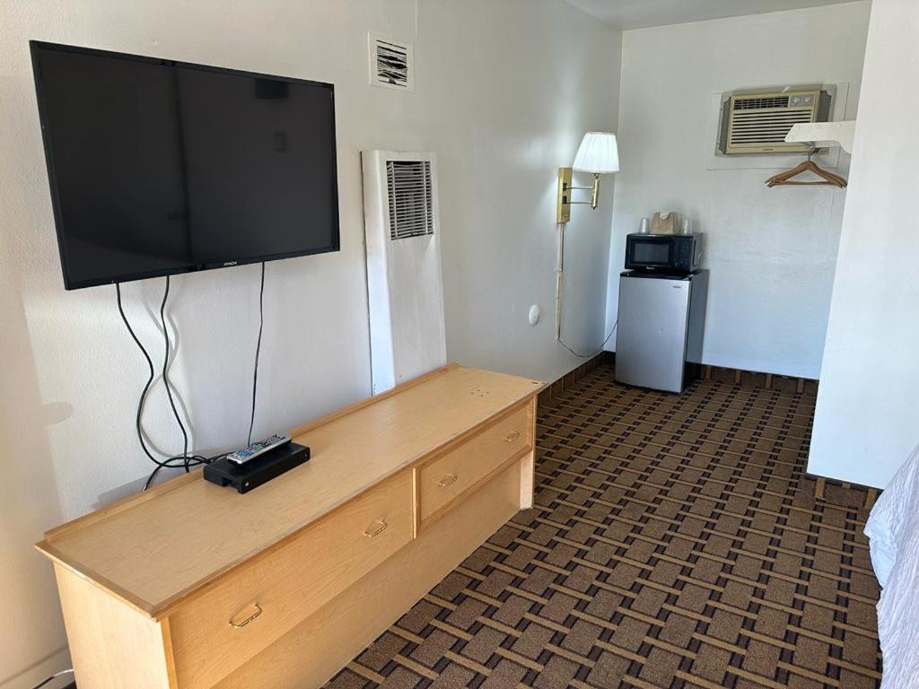 Ski'S Western Motel Great Falls Ngoại thất bức ảnh